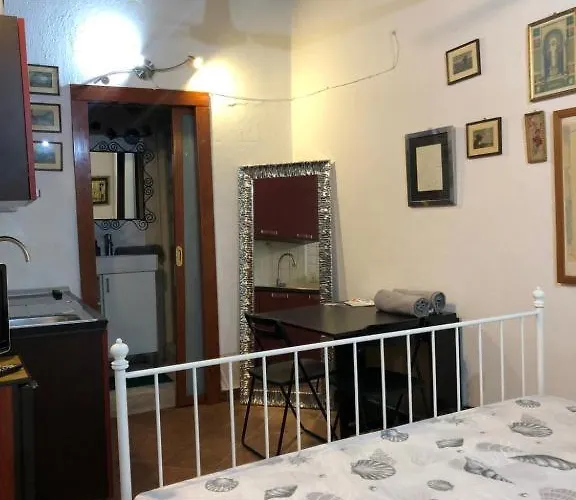 Nicolaiano Not Valid דירה *